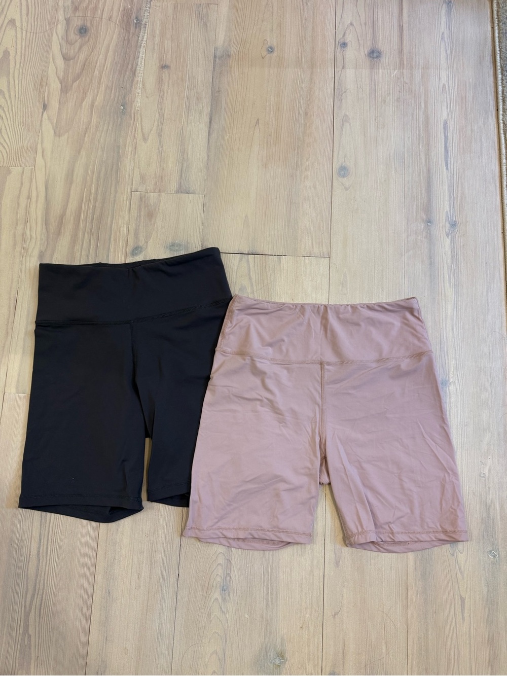 Bundle of two High-Waist Women's Bike Shorts - Black and Mauve / Pink